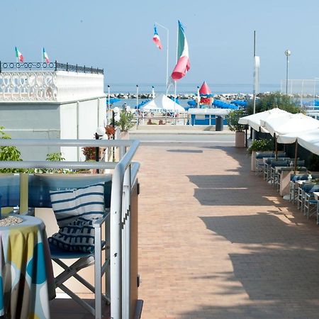Hotel Alsen Rimini Bagian luar foto