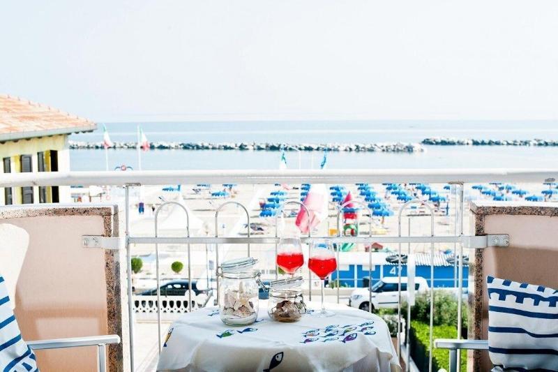 Hotel Alsen Rimini Bagian luar foto