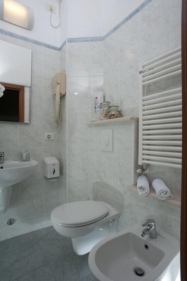 Hotel Alsen Rimini Bagian luar foto